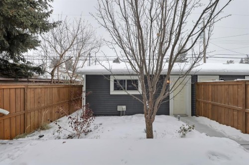 1229 Regal Crescent Ne, Calgary, AB - Outdoor