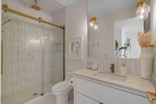 4116 Crestview Road Sw, Calgary, AB - Indoor Photo Showing Bathroom