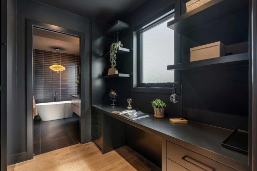 4116 Crestview Road Sw, Calgary, AB - Indoor