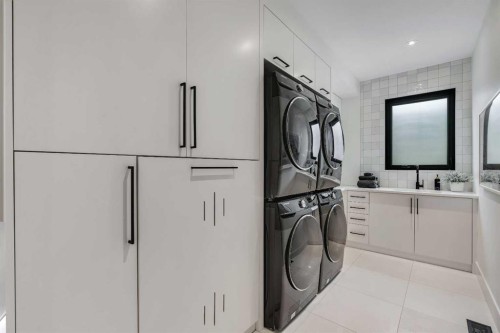 4116 Crestview Road Sw, Calgary, AB - Indoor Photo Showing Laundry Room