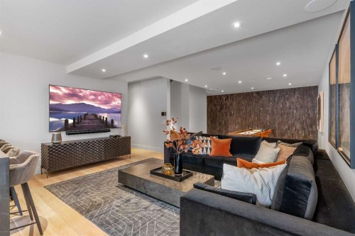 4116 Crestview Road Sw, Calgary, AB - Indoor Photo Showing Living Room