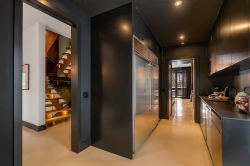 4116 Crestview Road Sw, Calgary, AB - Indoor