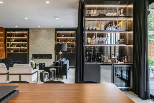 4116 Crestview Road Sw, Calgary, AB - Indoor