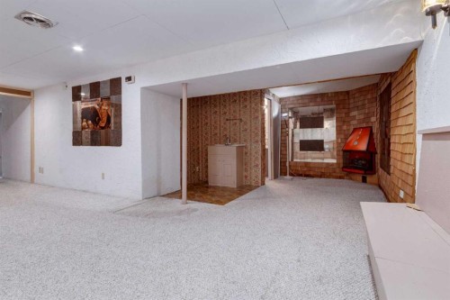 7404 Farrell Road Se, Calgary, AB - Indoor