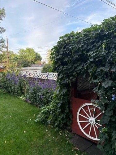 7404 Farrell Road Se, Calgary, AB - Outdoor