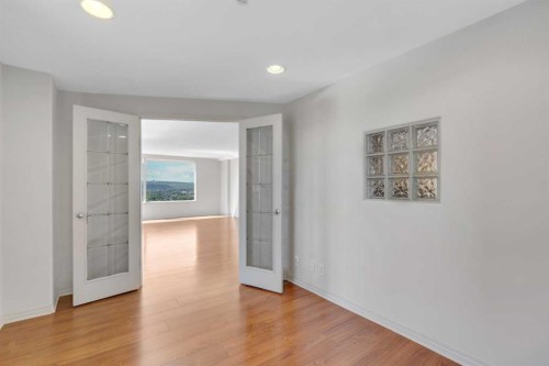 2003-683 10 Street Sw, Calgary, AB - Indoor Photo Showing Other Room