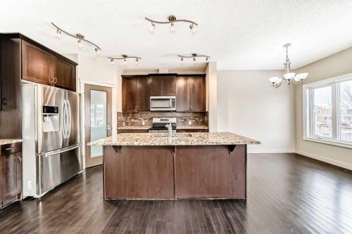 6 Evanspark Manor Nw, Calgary, AB - Indoor Photo Showing Kitchen With Upgraded Kitchen