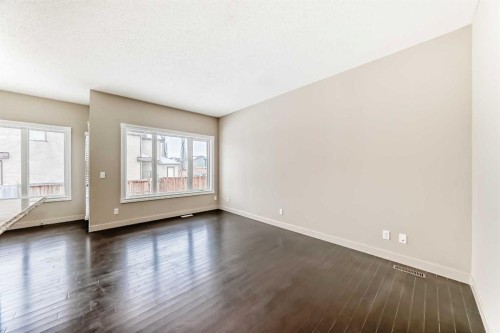 6 Evanspark Manor Nw, Calgary, AB - Indoor Photo Showing Other Room