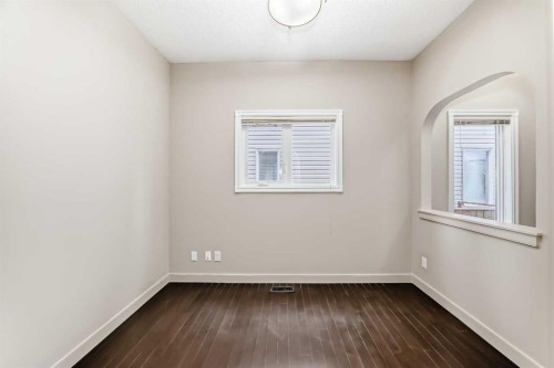 6 Evanspark Manor Nw, Calgary, AB - Indoor Photo Showing Other Room