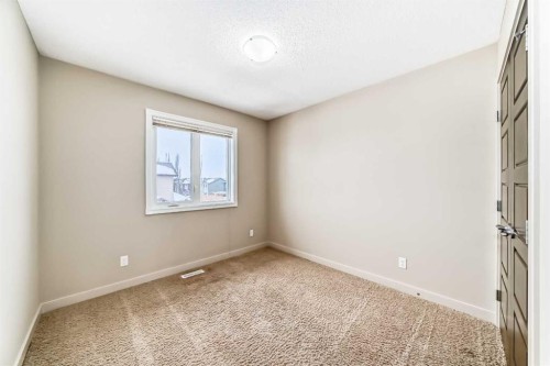 6 Evanspark Manor Nw, Calgary, AB - Indoor Photo Showing Other Room