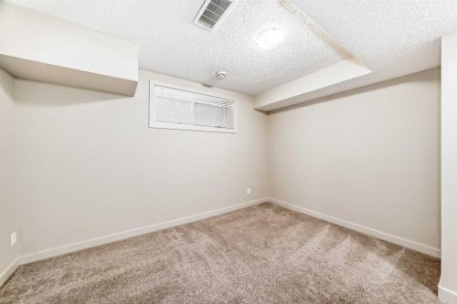 6 Evanspark Manor Nw, Calgary, AB - Indoor Photo Showing Other Room