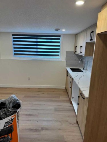 387 Templeview Drive Ne, Calgary, AB - Indoor Photo Showing Kitchen