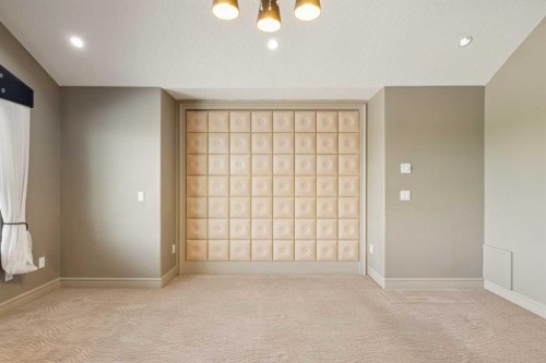 152 Evansborough Way Nw, Calgary, AB - Indoor Photo Showing Other Room