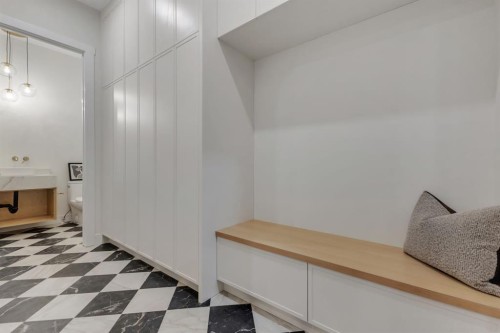 2518 20 Street Sw, Calgary, AB - Indoor Photo Showing Other Room