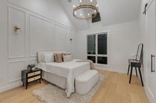 2518 20 Street Sw, Calgary, AB - Indoor Photo Showing Bedroom