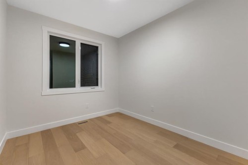 2518 20 Street Sw, Calgary, AB - Indoor Photo Showing Other Room