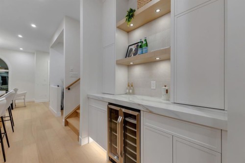 2518 20 Street Sw, Calgary, AB - Indoor