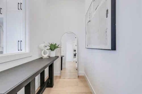 4605 80 Street Nw, Calgary, AB - Indoor Photo Showing Other Room