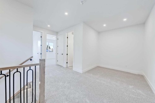 4605 80 Street Nw, Calgary, AB - Indoor Photo Showing Other Room