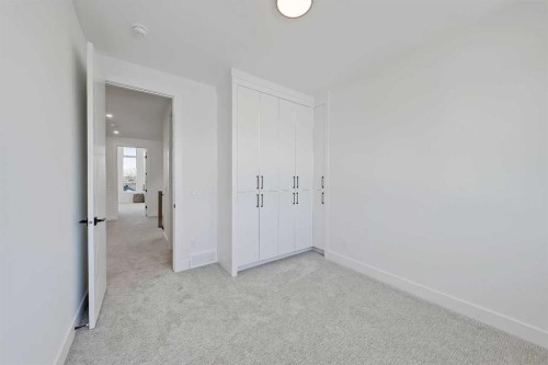 4605 80 Street Nw, Calgary, AB - Indoor Photo Showing Other Room