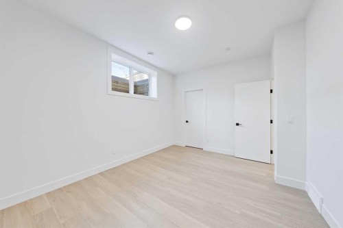 4605 80 Street Nw, Calgary, AB - Indoor Photo Showing Other Room