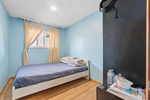 2018 Cottonwood Crescent Se, Calgary, AB - Indoor Photo Showing Bedroom