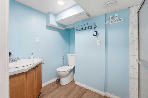 2018 Cottonwood Crescent Se, Calgary, AB - Indoor Photo Showing Bathroom