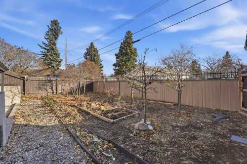 2018 Cottonwood Crescent Se, Calgary, AB - Outdoor