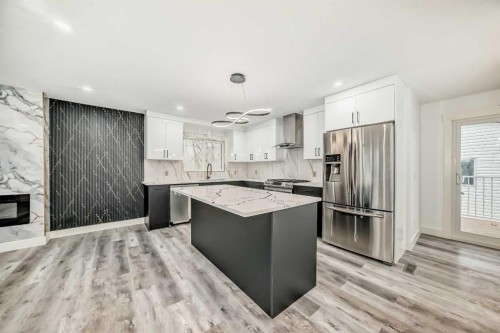 432 Ogden Drive, Calgary, AB - Indoor Photo Showing Kitchen With Upgraded Kitchen