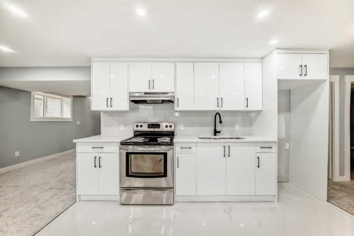 432 Ogden Drive, Calgary, AB - Indoor Photo Showing Kitchen