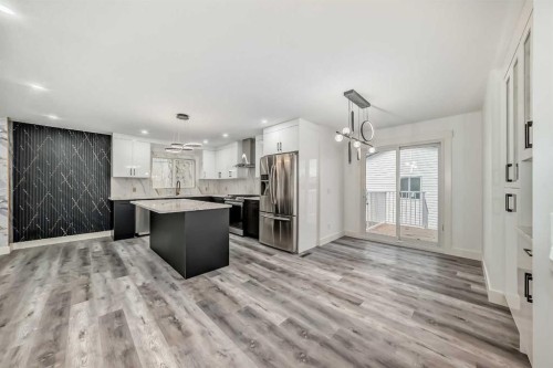 432 Ogden Drive, Calgary, AB - Indoor Photo Showing Kitchen With Upgraded Kitchen