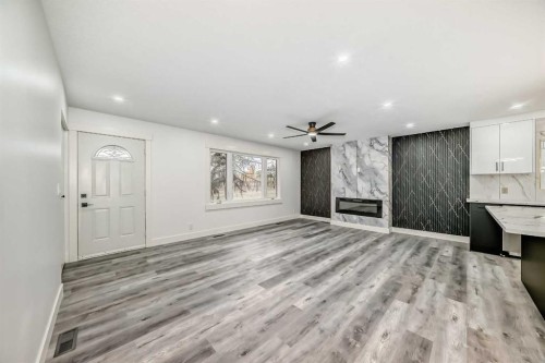 432 Ogden Drive, Calgary, AB - Indoor With Fireplace