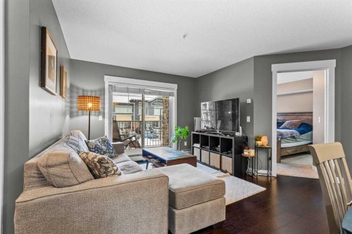 3204-11 Mahogany Row Se, Calgary, AB - Indoor Photo Showing Living Room