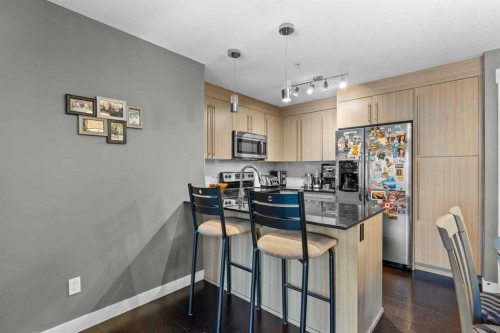 3204-11 Mahogany Row Se, Calgary, AB - Indoor Photo Showing Kitchen