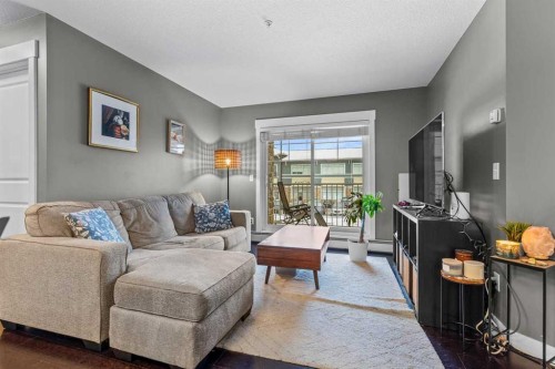 3204-11 Mahogany Row Se, Calgary, AB - Indoor Photo Showing Living Room