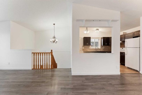 15 Shawinigan Rise Sw, Calgary, AB - Indoor Photo Showing Other Room