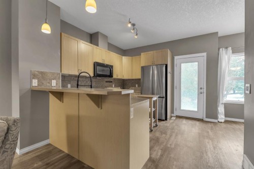 106 Ranch Ridge Meadow, Strathmore, AB - Indoor Photo Showing Kitchen