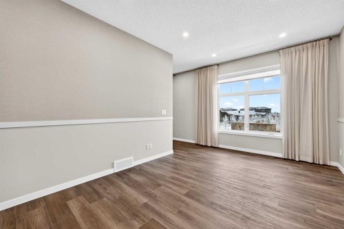 589 Mahogany Road Se, Calgary, AB - Indoor Photo Showing Other Room