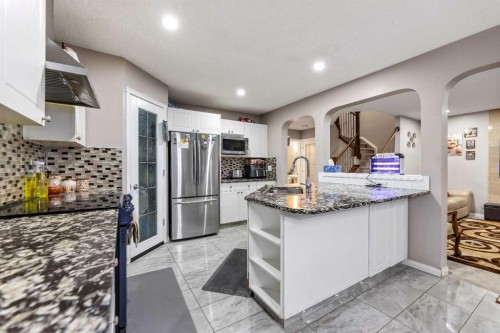 57 Saddlemead Road Ne, Calgary, AB - Indoor Photo Showing Kitchen