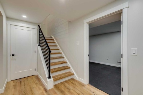 3416 Lane Crescent Sw, Calgary, AB - Indoor Photo Showing Other Room