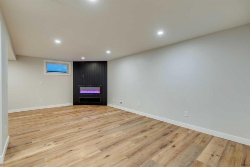 3416 Lane Crescent Sw, Calgary, AB - Indoor Photo Showing Other Room