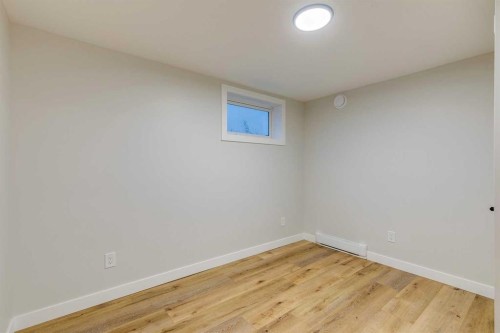 3416 Lane Crescent Sw, Calgary, AB - Indoor Photo Showing Other Room