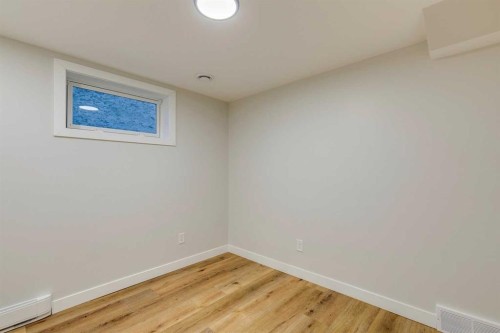 3416 Lane Crescent Sw, Calgary, AB - Indoor Photo Showing Other Room