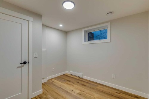 3416 Lane Crescent Sw, Calgary, AB - Indoor Photo Showing Other Room