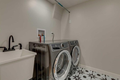 3416 Lane Crescent Sw, Calgary, AB - Indoor Photo Showing Laundry Room