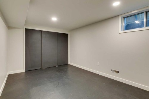 3416 Lane Crescent Sw, Calgary, AB - Indoor Photo Showing Other Room