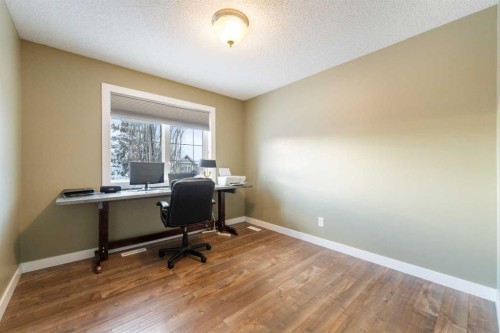 4 Crestridge Way Sw, Calgary, AB - Indoor Photo Showing Office