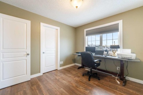4 Crestridge Way Sw, Calgary, AB - Indoor Photo Showing Office