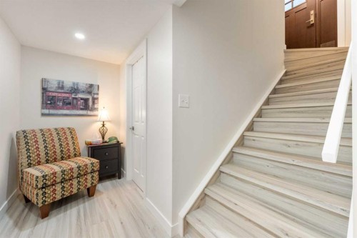 4 Crestridge Way Sw, Calgary, AB - Indoor Photo Showing Other Room