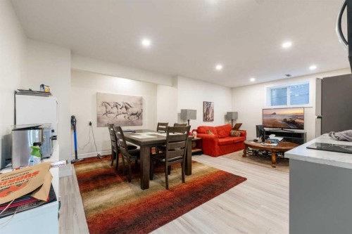 4 Crestridge Way Sw, Calgary, AB - Indoor